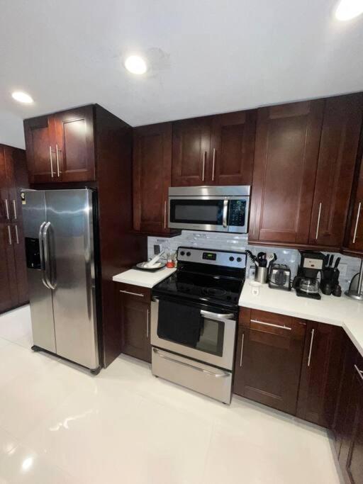 Modern Miami Oversized 3 Bedroom In Central Location Dış mekan fotoğraf