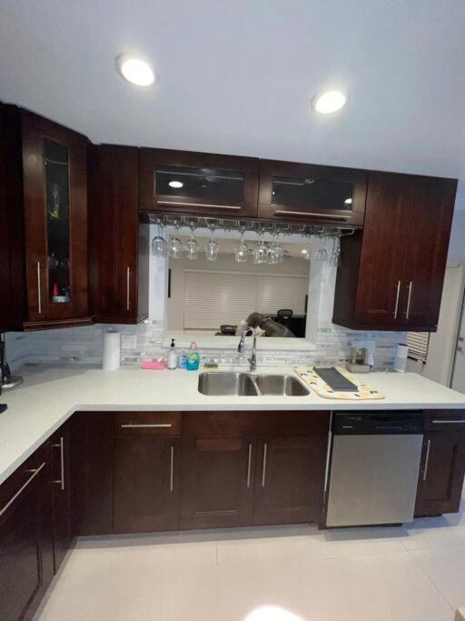 Modern Miami Oversized 3 Bedroom In Central Location Dış mekan fotoğraf
