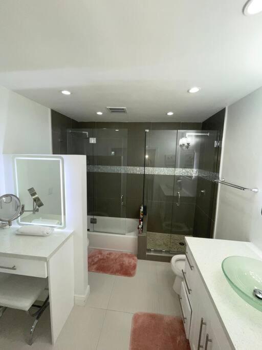 Modern Miami Oversized 3 Bedroom In Central Location Dış mekan fotoğraf