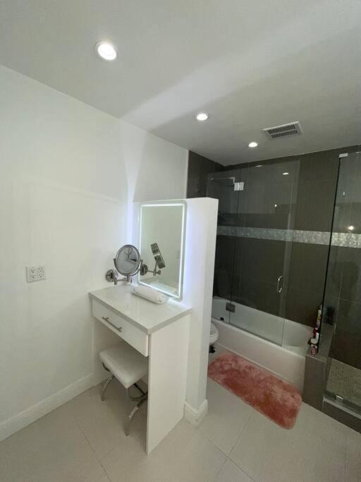 Modern Miami Oversized 3 Bedroom In Central Location Dış mekan fotoğraf