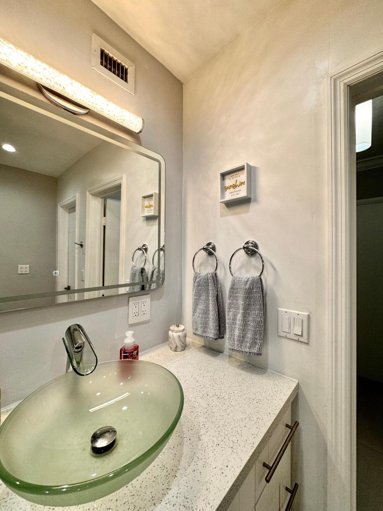 Modern Miami Oversized 3 Bedroom In Central Location Dış mekan fotoğraf