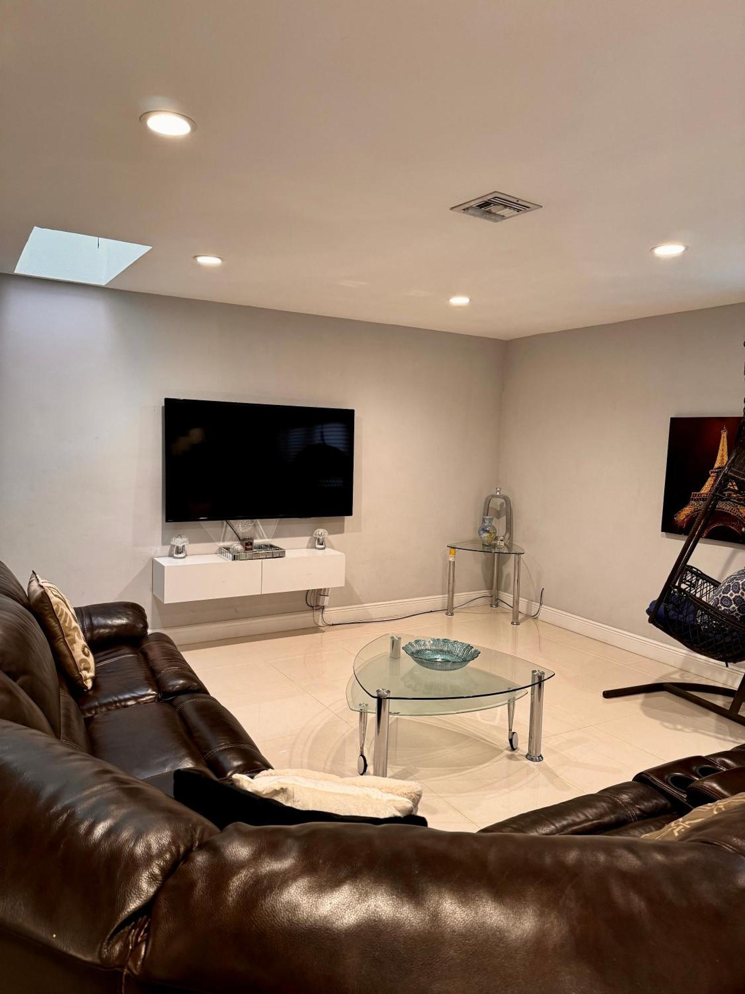 Modern Miami Oversized 3 Bedroom In Central Location Dış mekan fotoğraf